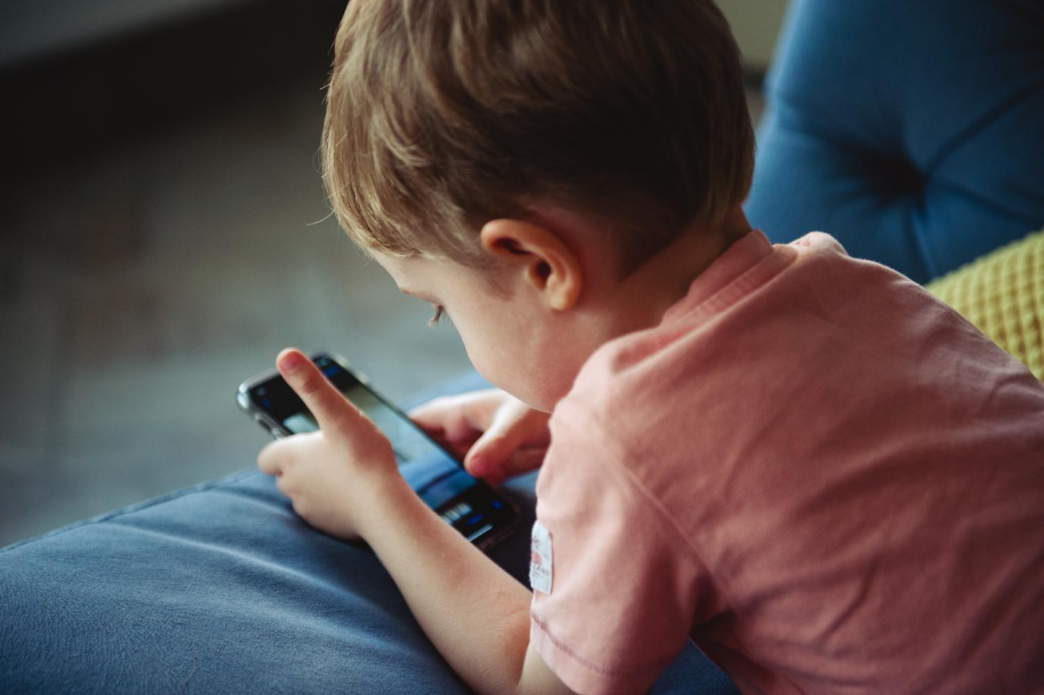 Il mondo digitale: un progresso insostituibile e inarrestabile ma…con tanti rischi in età pediatrica e adolescenziale