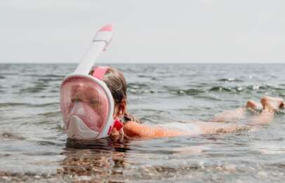Maschere da snorkeling full face: pochi sanno che nascondono grossi rischi per i bambini